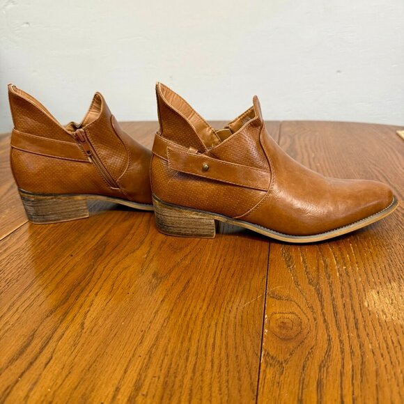 93 Vintage Taupe, Devon Ankle Boots, Vegan Leather, Size 8M - Picture 6 of 8